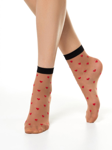 Socks_Conte_Fantasy_Red_Hearts_natural.jpg